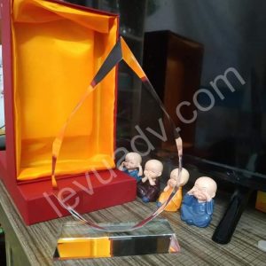 Biểu trưng pha lê 04
