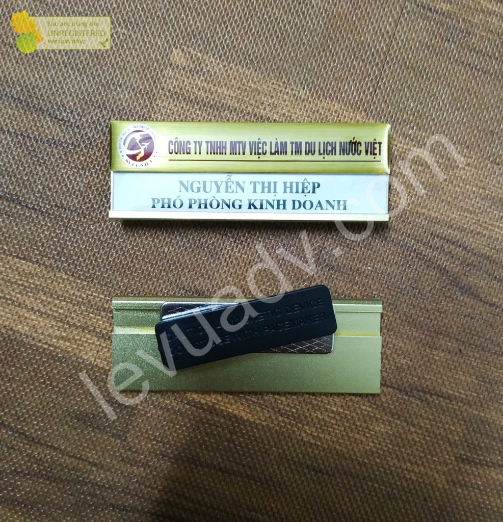 Thẻ thay tên nhân viên