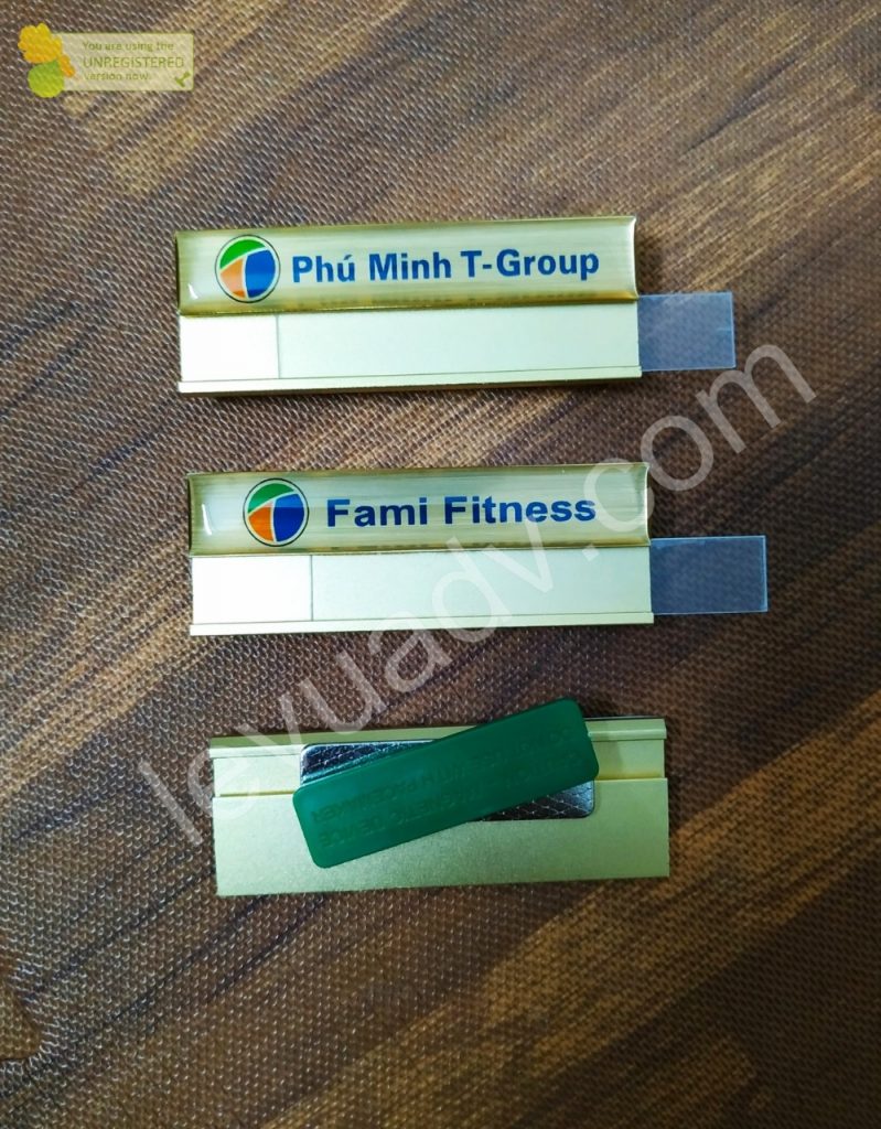 Thẻ thay tên nhân viên