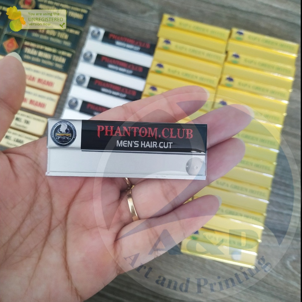 Thẻ thay tên Nhân viên